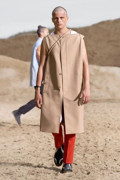 Look 45